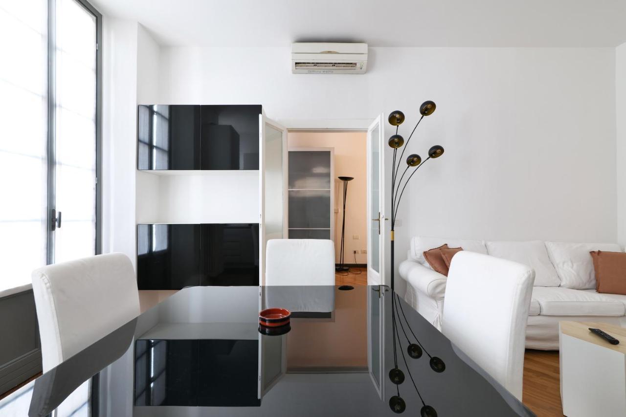 Charming San Babila Apt. ミラノ エクステリア 写真