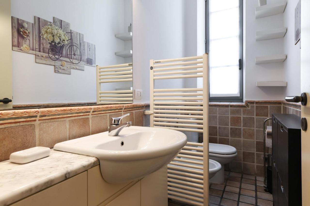 Charming San Babila Apt. ミラノ エクステリア 写真